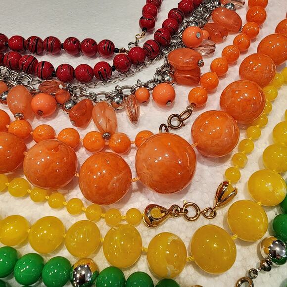 Vintage Rainbow Plastic Bead Necklace Lot 1950s-70s Retro Pin-Up Pride - Picture 4 of 7